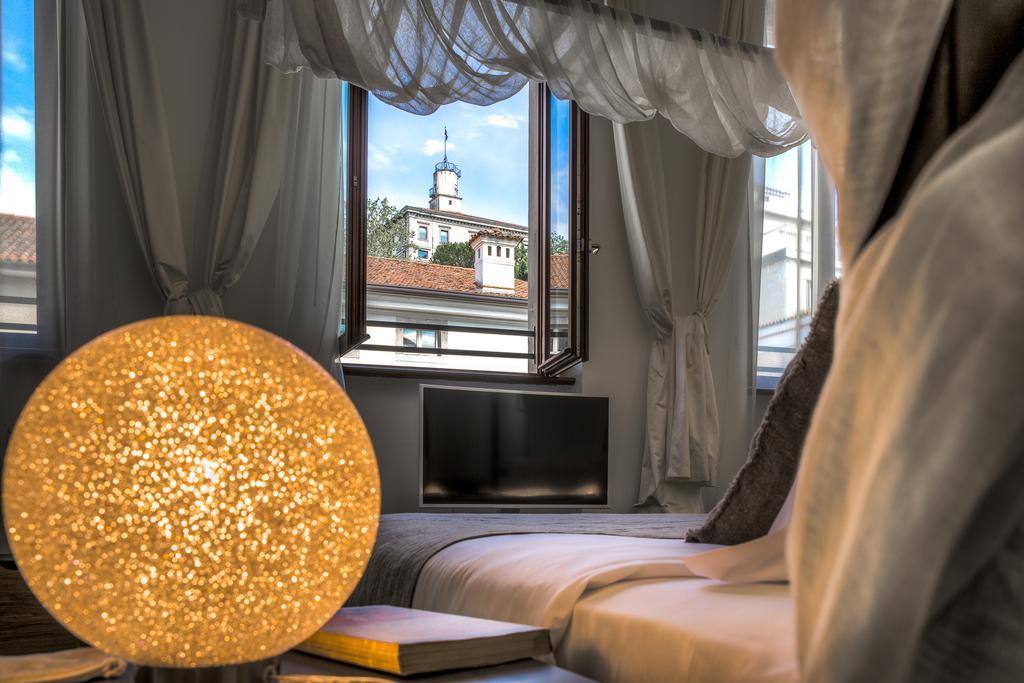 Mercatovecchio Luxury Suites Удине Екстериор снимка